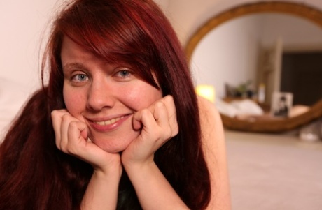 ruiva curvilínea muito grátis foto
