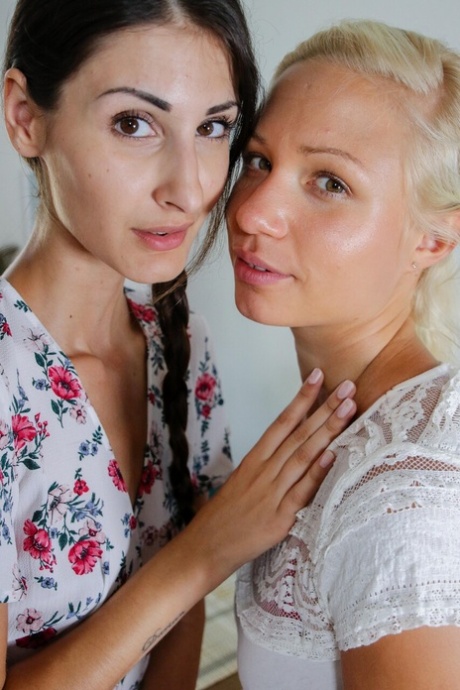 dziewczyna na dziewczynie ekskluzywne porno zdjęcie