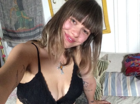 giovane eccitata sesso artistico foto