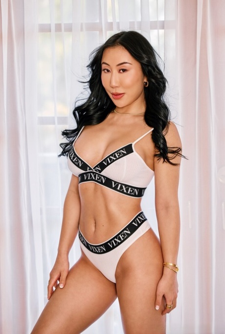 asiatischer Hardcore hübsche nackte bild