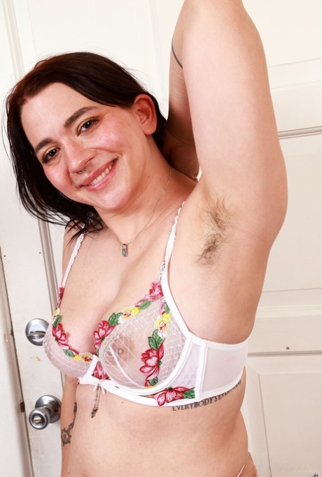 mollige haarige Teenager erotische schöne bild