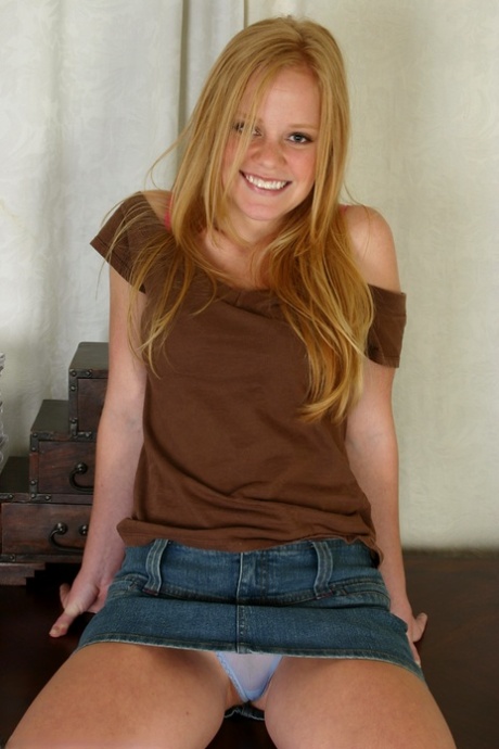 jupe amateur nu gratuit galeries