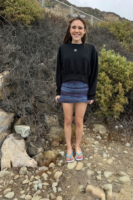 public flashing hot pics