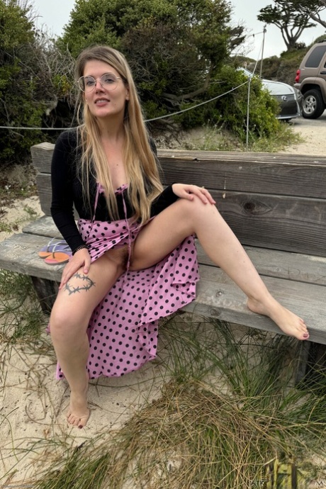 petite feet free galleries