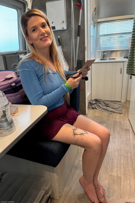 lockig blondin trevlig pornografisk foton