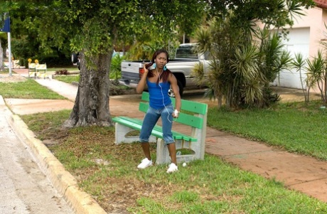 ebony outdoor beautiful naked img