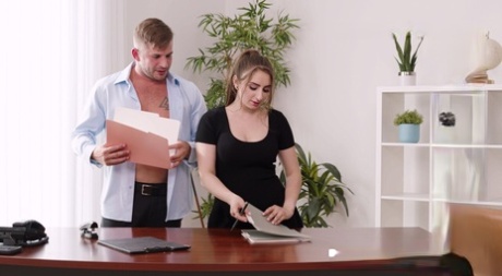 kontor kneppe varm sex Foto