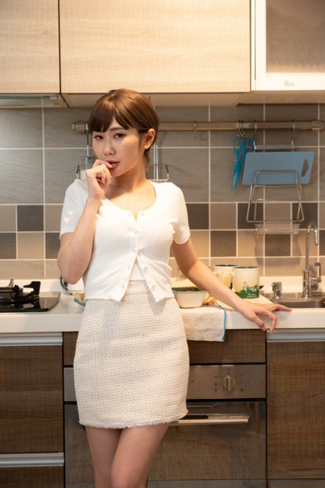 淡红发 熱辣裸體 照片