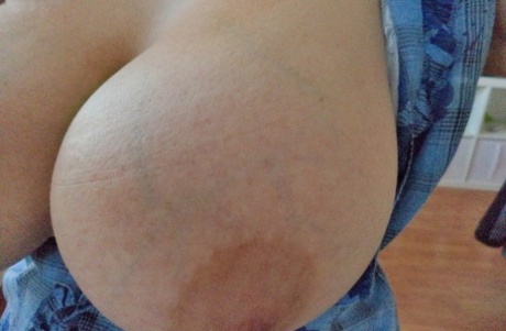 selfie gros seins haut gratuit archive