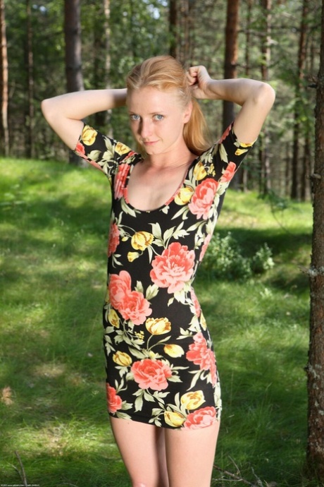 natural amateur pretty photo