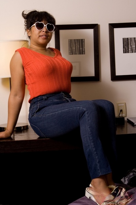 chubby asian hot sex photos