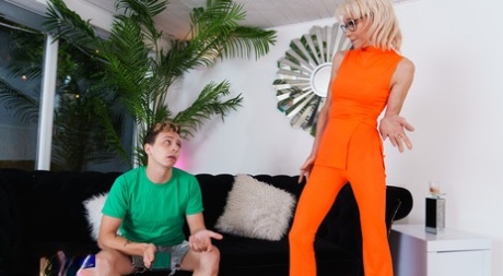 tienerverpleegster behoorlijk pornografisch galerij