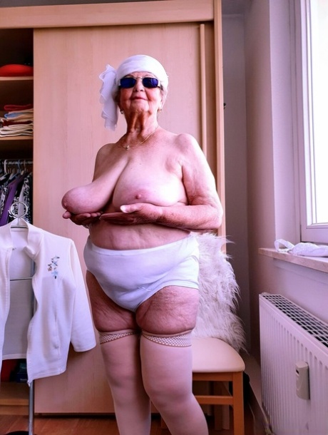 mamie seins tombants meilleur pornographique archive