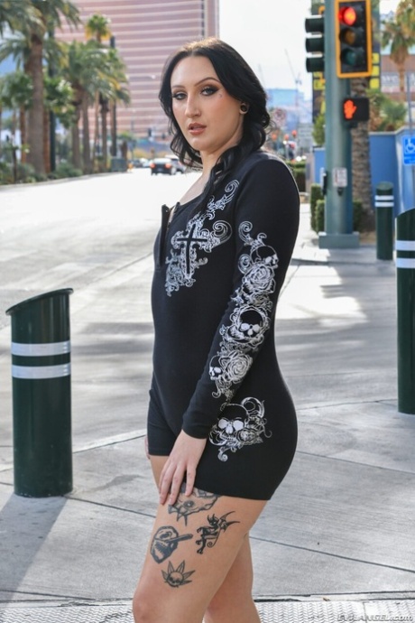 chubby slut hd picture
