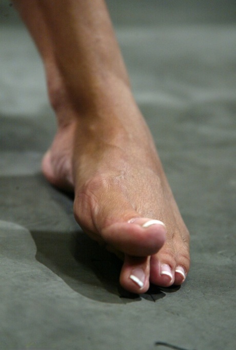 asian milf feet porno photo