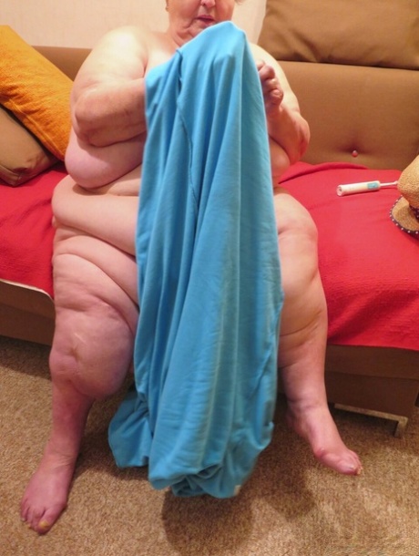 70多岁的老奶奶 藝術色情 圖片