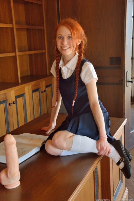小柄な赤毛 セクシーヌード ギャラリー