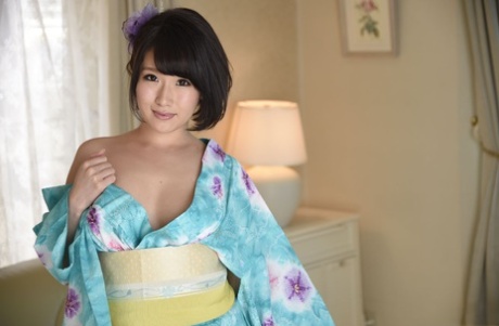 日本のショートヘア セクシーヌード 画像
