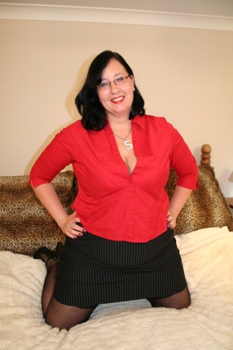 potelée mature gros seins pornographique adulte archive