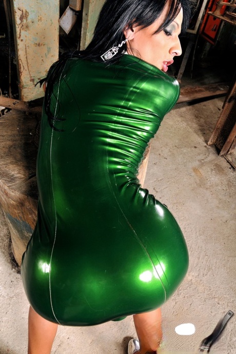 shemale latex sexy nudes pics