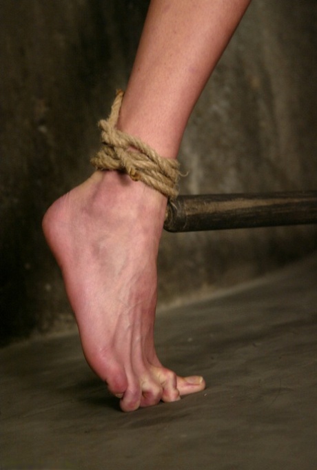 piedi bdsm molto caldo img