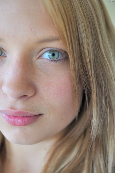 pecas arriba desnudo foto