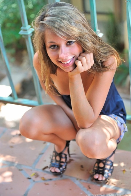 Riley Jensen nice pornstar pics