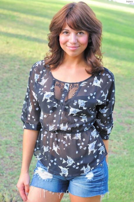 Shazia Sahari nudes star img
