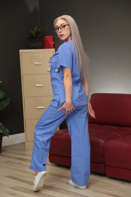 jugendlich Krankenschwester freie nackten fotos