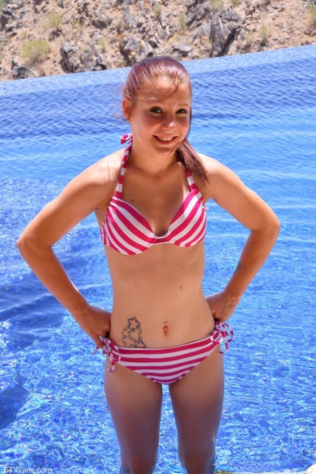 bikini rosso bella alta qualità Immagine