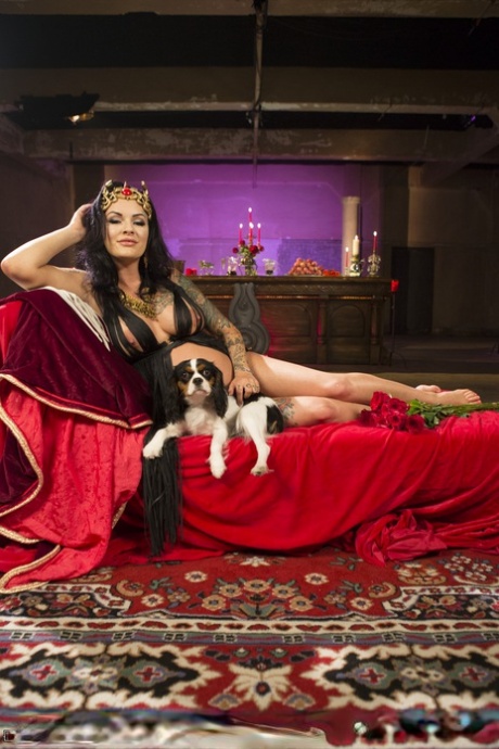 Lola Luscious beautiful model pic
