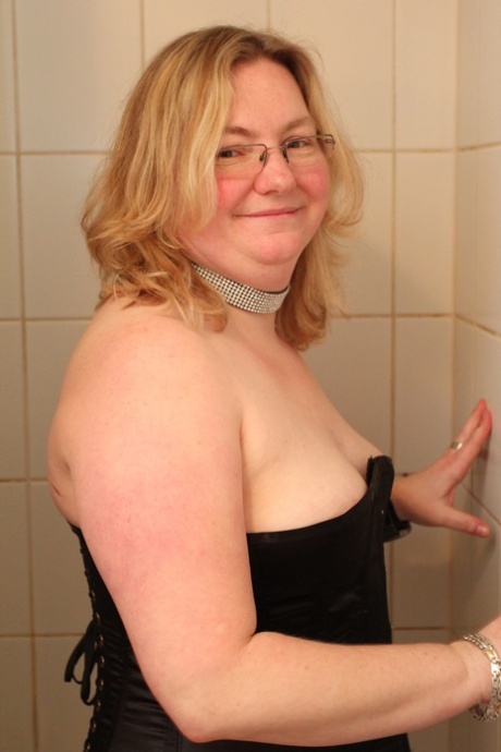 chubby wife art nude photos